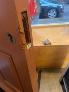 Attempted Breakin at Pontcanna Ground Cafe Bakery locksmith opens door